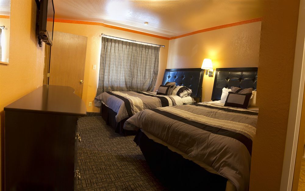Capitol Inn & Suites Пиер Екстериор снимка