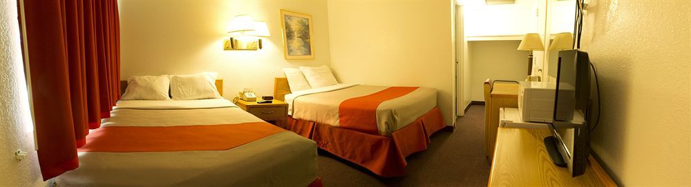 Capitol Inn & Suites Пиер Екстериор снимка
